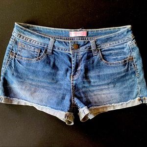 NO BOUNDARIES Jean Shorts